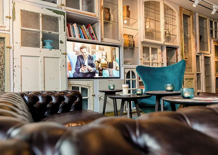 One Amsterdam-waterlooplein 3*