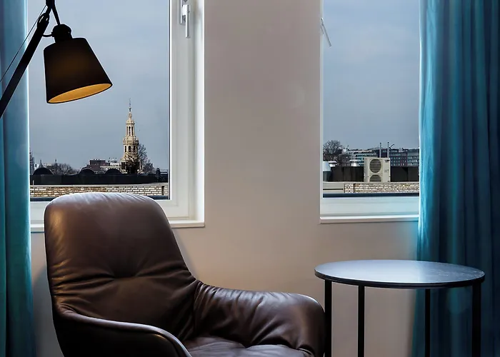 One Amsterdam-waterlooplein 3* Amsterdam