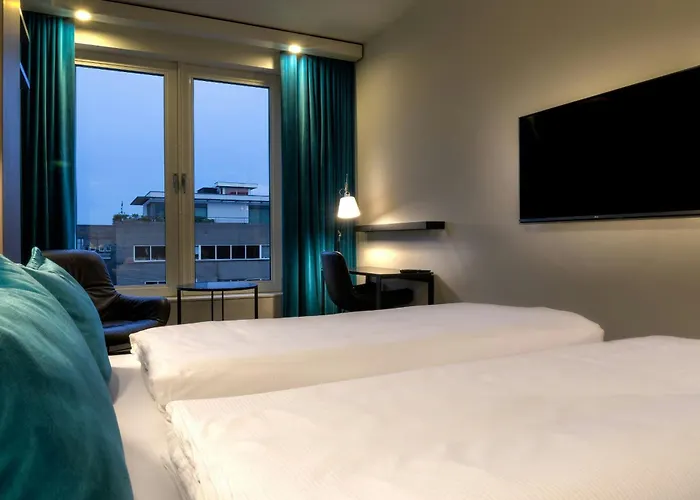 One Amsterdam-waterlooplein 3*