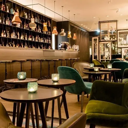 One Amsterdam-waterlooplein 3* Amsterdam