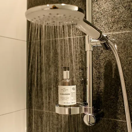 One Amsterdam-waterlooplein 3* Amsterdam