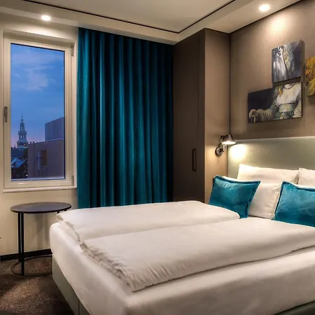 Hotel One Amsterdam-waterlooplein 3*