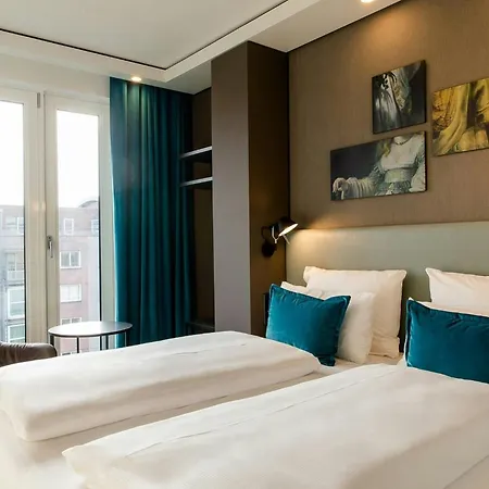 Hotel One Amsterdam-waterlooplein 3*