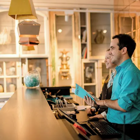 One Amsterdam-waterlooplein 3* Amsterdam