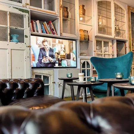 One Amsterdam-waterlooplein 3*