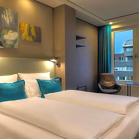 One Amsterdam-waterlooplein 3*