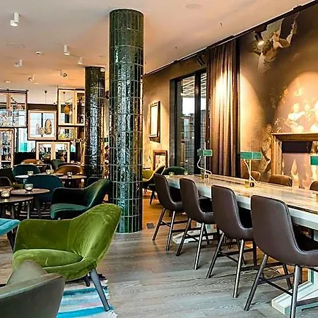One Amsterdam-waterlooplein 3* Amsterdam