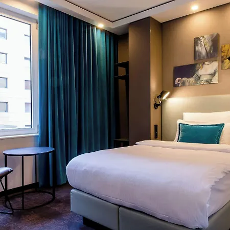 Otel One Amsterdam-waterlooplein 3*