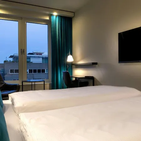 One Amsterdam-waterlooplein 3*