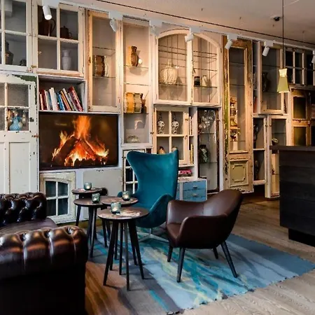 One Amsterdam-waterlooplein