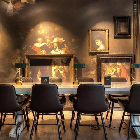 One Amsterdam-waterlooplein 3* Amsterdam