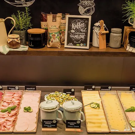 One Amsterdam-waterlooplein 3* Amsterdam