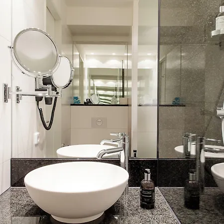 One Amsterdam-waterlooplein Otel